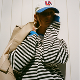 Stribet oversize damebluse med afslappet pasform og rund hals