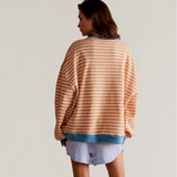 Stribet oversize damebluse med afslappet pasform og rund hals