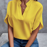 Elegant V-Bluse med Ståkrave og Korte Ærmer