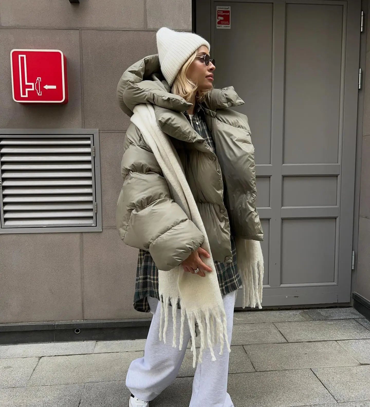 Oversized Pufferjakke med Høj Krave og Moderne Vinterstil