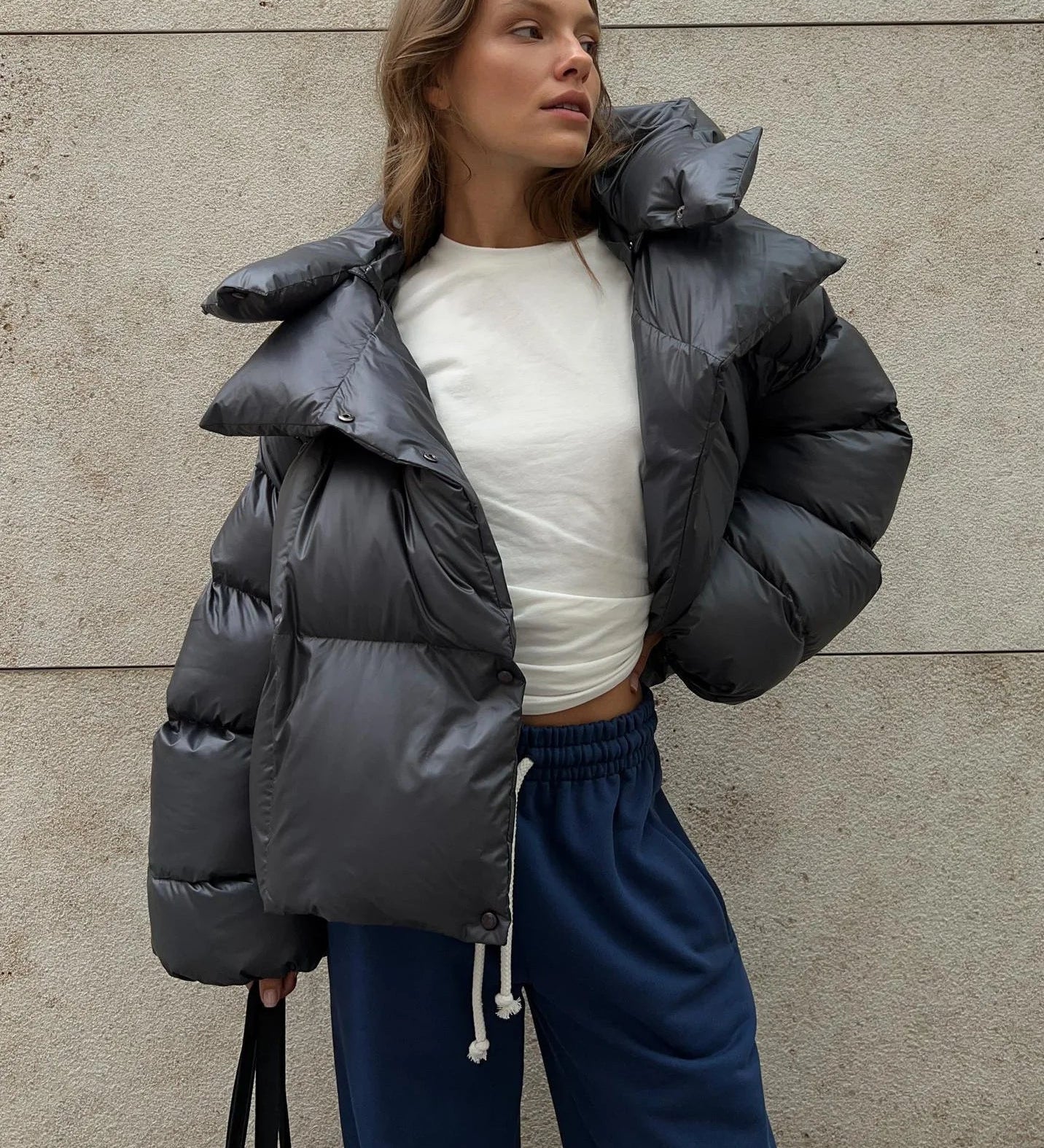 Oversized Pufferjakke med Høj Krave og Moderne Vinterstil
