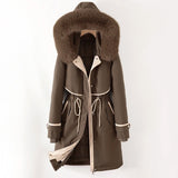 Lang Frakke med Faux Fur Hætte og Elegant Taljesnit