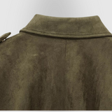 Kort ruskindslook jakke med lynlås – moderne og elegant