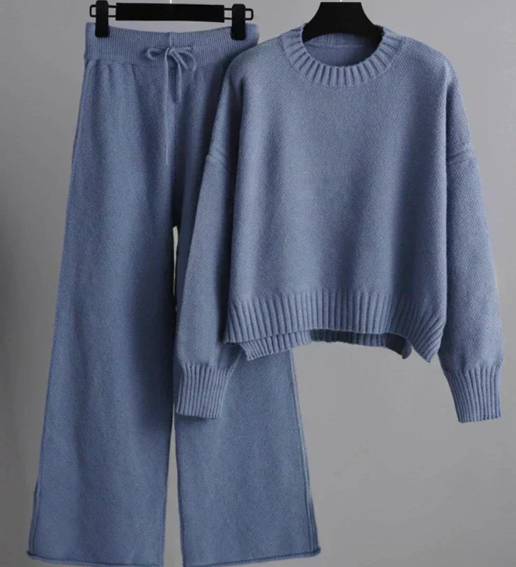 Strikket To-Delt Sæt med Sweater og Brede Bukser – Komfort & Stil