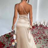 One Shoulder Maxikjole med Slids og Elegant Drapering