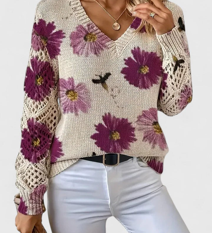 Blomstret V-Hals Bluse med Blondeærmer – Elegant og Feminin Stil