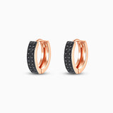 Sort Rose Huggie-Øreringe – Mørk Elegance og Romantisk Kant