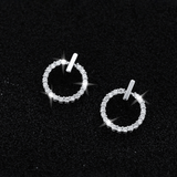 Glitrende Åben Cirkel Ørestikker i Sølv – Minimalistisk Elegance med Funklende Finish