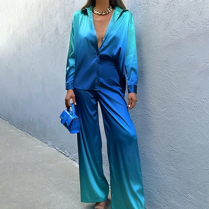 Satin jumpsuit med skjorte-look og ombré design