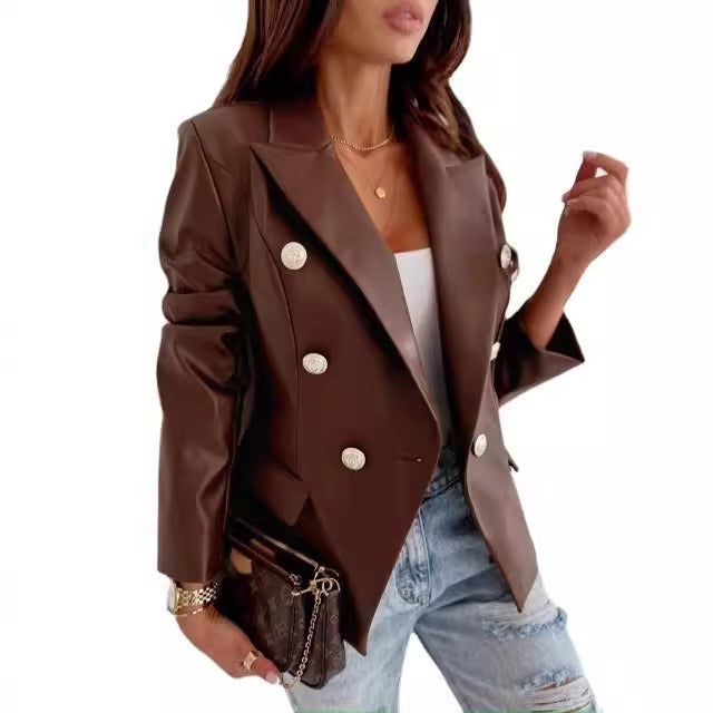 Dobbeltradet dame blazer – elegant med dekorative knapper