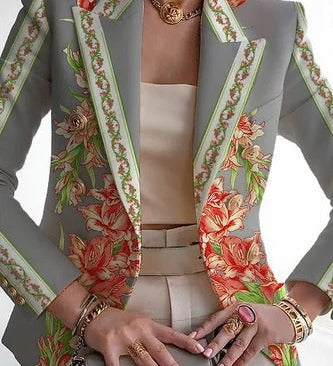 Dame blazer – elegant design med blomsterprint