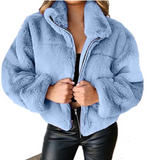 Kort faux fur jakke til kvinder – blød, varm og luksuriøs vinterstil