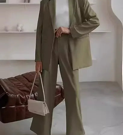 Dame jakkesæt med blazer og bukser – elegant business look