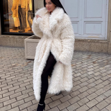 Lang faux fur frakke til kvinder – luksuriøs og varm vinterstil