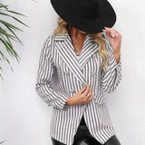 Dobbeltradet dame blazer – stilfuldt stribet design