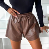 Faux Lædershorts med Elastisk Talje – Chic & Komfortabel Stil