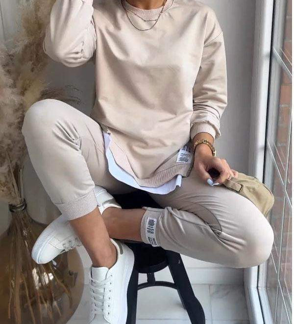 Blødt sweat sæt med oversized trøje og afslappede bukser