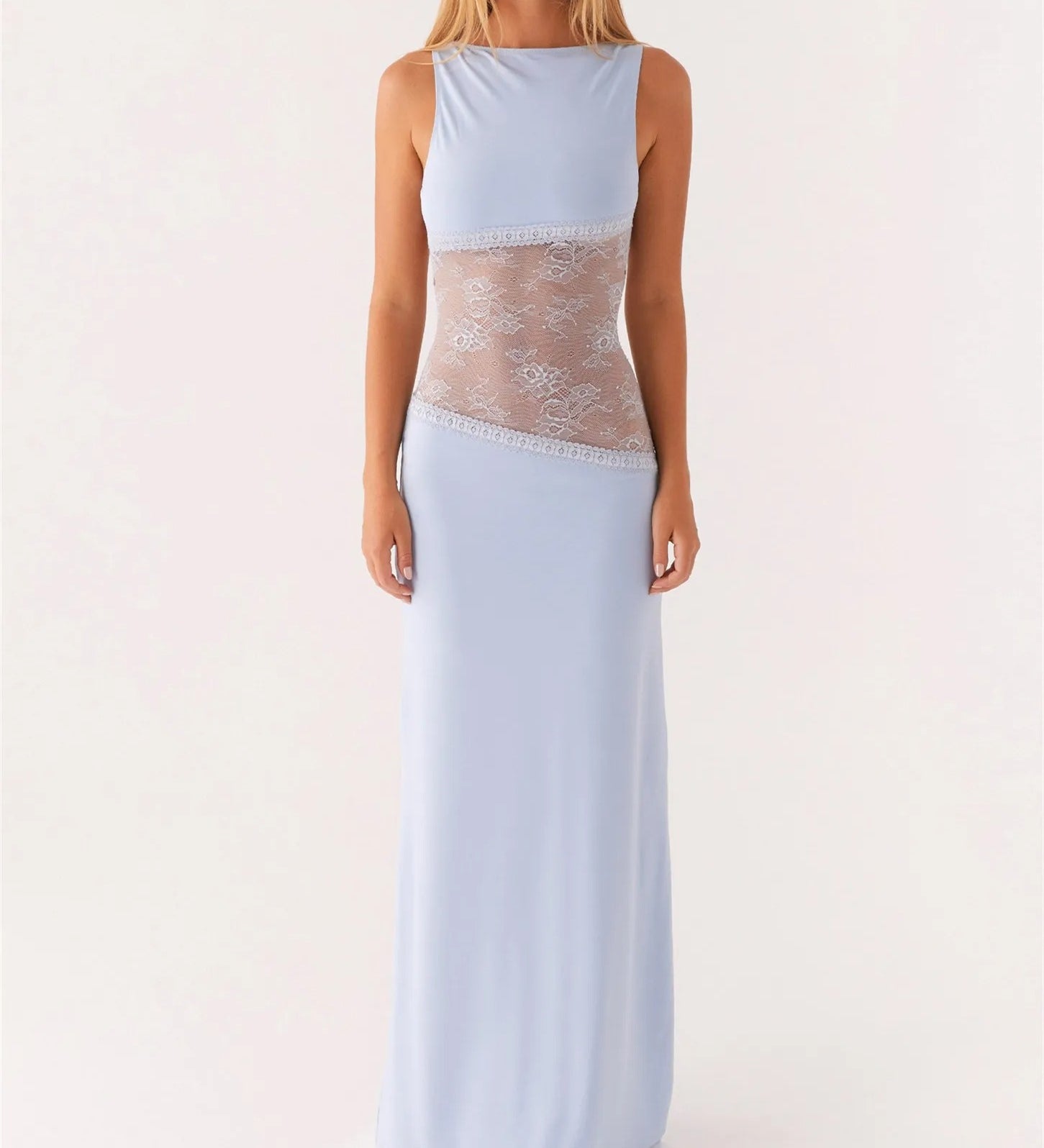 Lang kjole med blonder – Elegant og sofistikeret silhuet