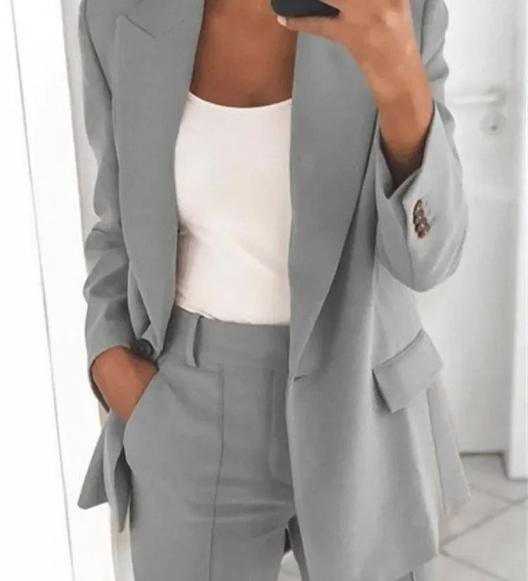 Elegant Jakkesæt med Blazer og Bukser – Perfekt Pasform til Hverdag og Job