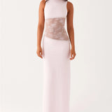 Lang kjole med blonder – Elegant og sofistikeret silhuet