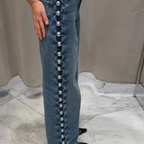 Wide-leg jeans med nitter og høj talje – edgy og moderne denimlook