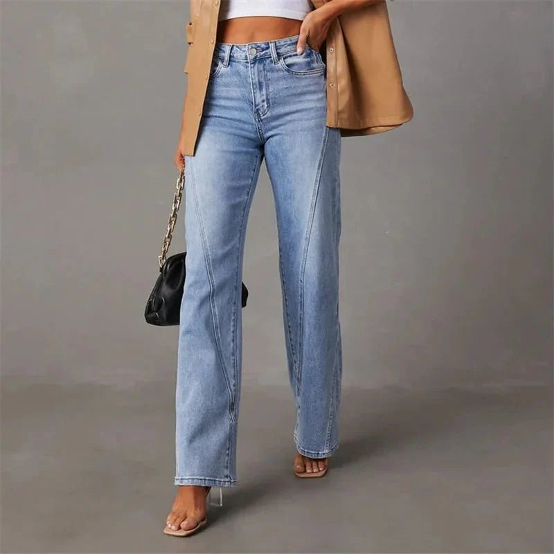 Højtaljede wide-leg jeans med synlige sømme – trendy og flatterende