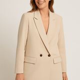 Kvindelig blazer i kongeblå – dobbeltknappet og iøjnefaldende stil