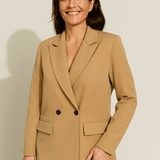 Kvindelig blazer i kongeblå – dobbeltknappet og iøjnefaldende stil