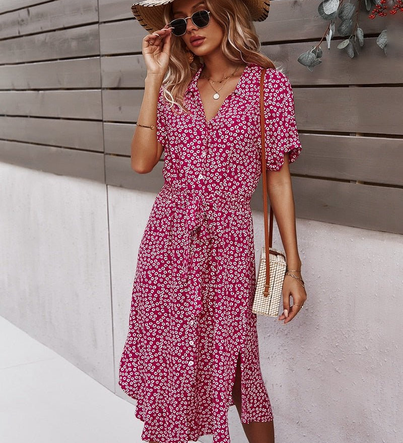 Sommerkjole med bindebånd – Casual midi-kjole med blomster og knapper