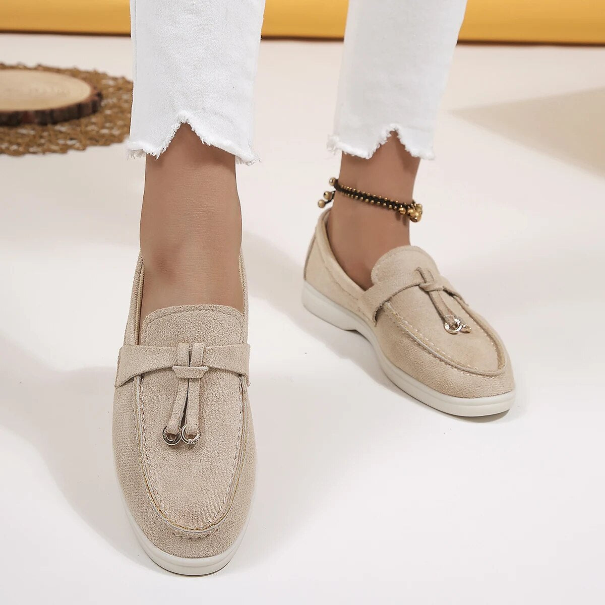 Bløde Slip-On Loafers med Guld Detaljer til Kvinder