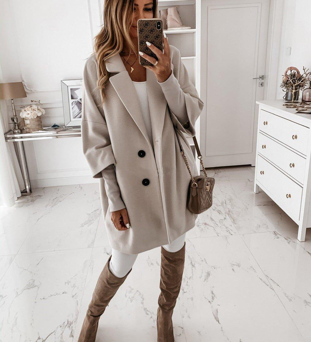 Let elegant damefrakke – stilfuld overgangsjakke i klassisk design