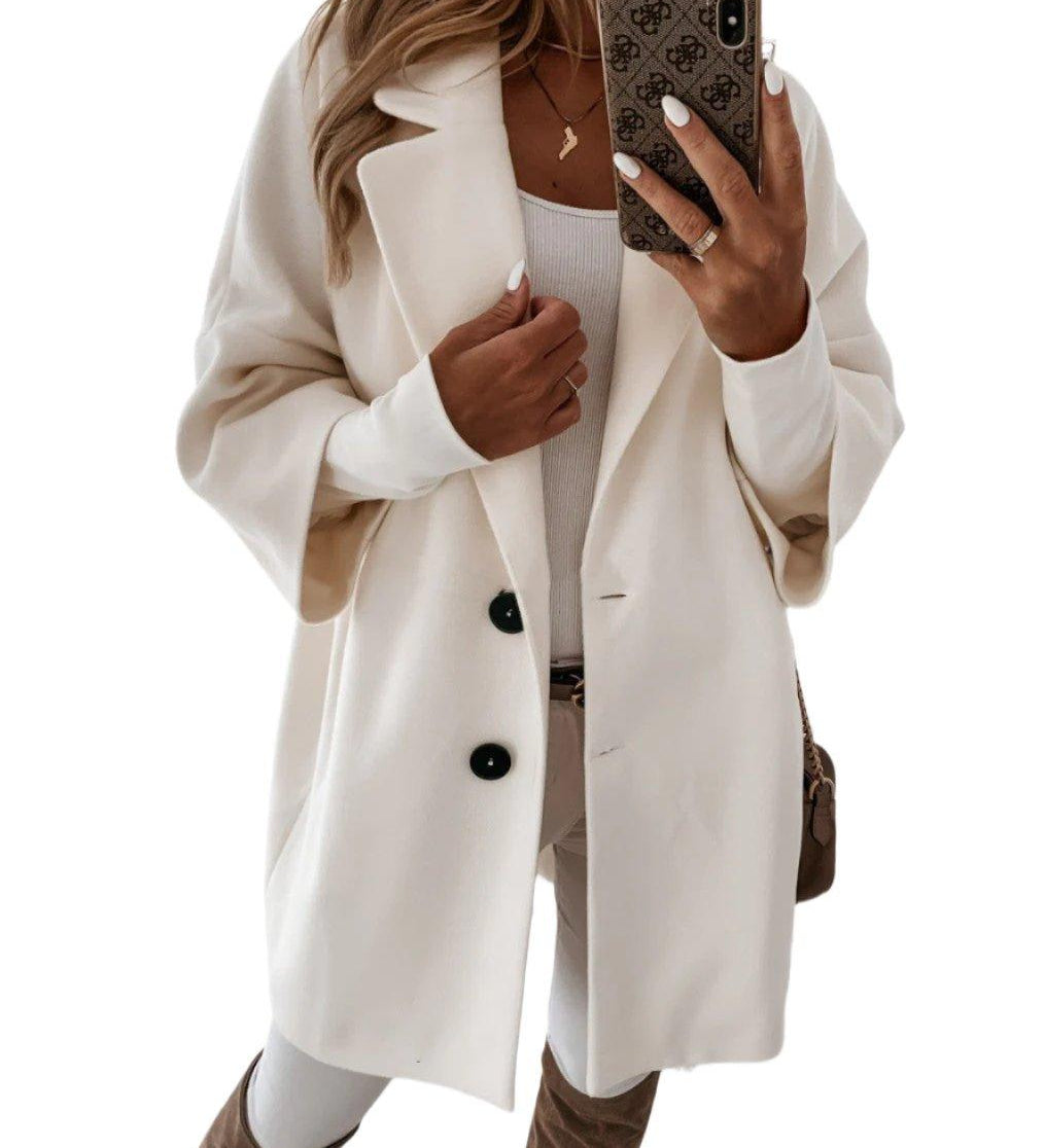 Let elegant damefrakke – stilfuld overgangsjakke i klassisk design