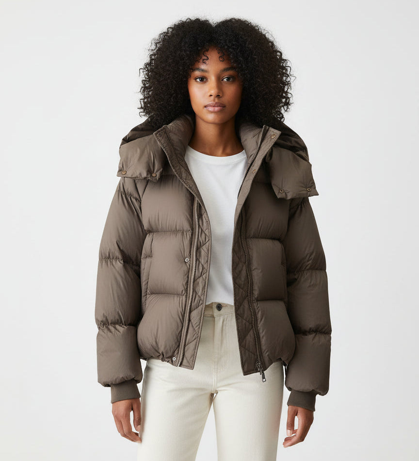 Kort Vinterjakke med Høj Krave og Elegant Minimalistisk Stil