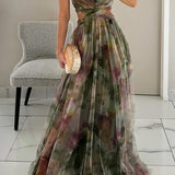 Farverig Halterneck Maxikjole med Flydende Chiffon