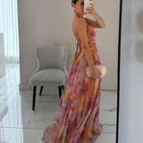 Farverig Halterneck Maxikjole med Flydende Chiffon