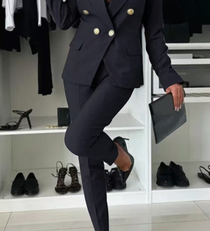 Elegant Jakkesæt med Blazer og Bukser – Feminint og Moderne Look