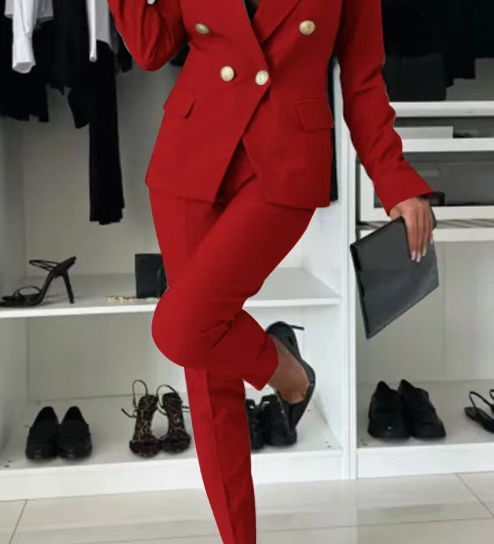 Elegant Jakkesæt med Blazer og Bukser – Feminint og Moderne Look