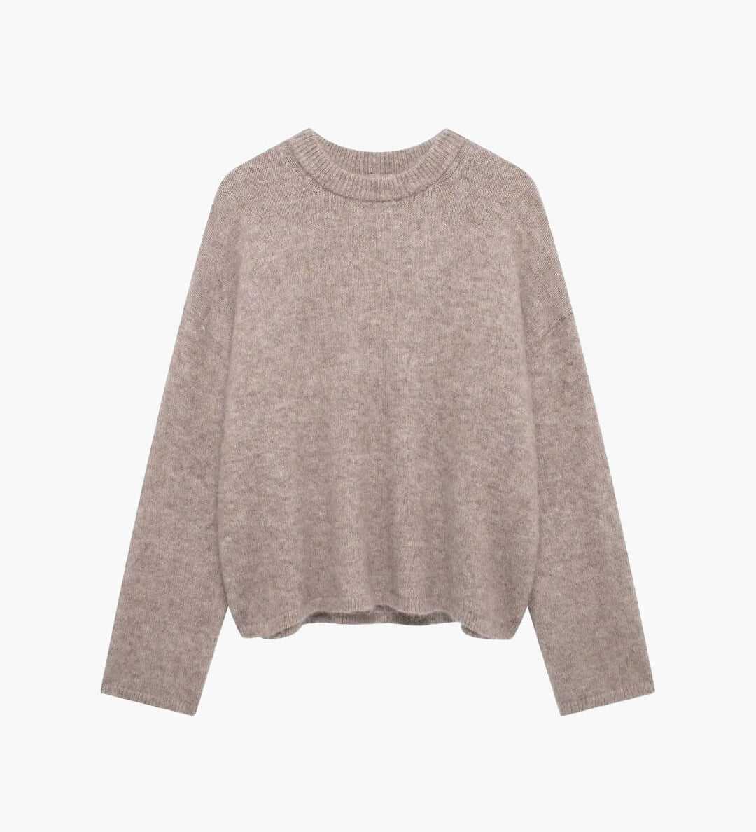 Blød striktrøje med løs pasform og tidløst design