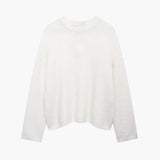 Blød striktrøje med løs pasform og tidløst design