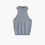 Ærmeløs striktop med høj hals og elegant pasform