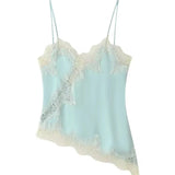 Satintop med spaghettistropper og blondedetaljer