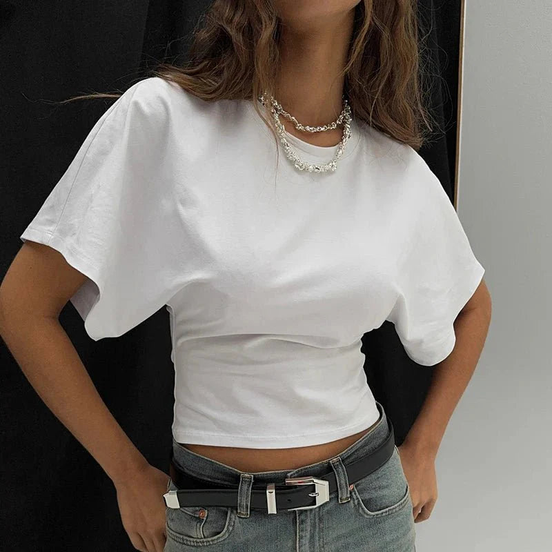 Basic cropped t-shirt med rund hals og blød komfort