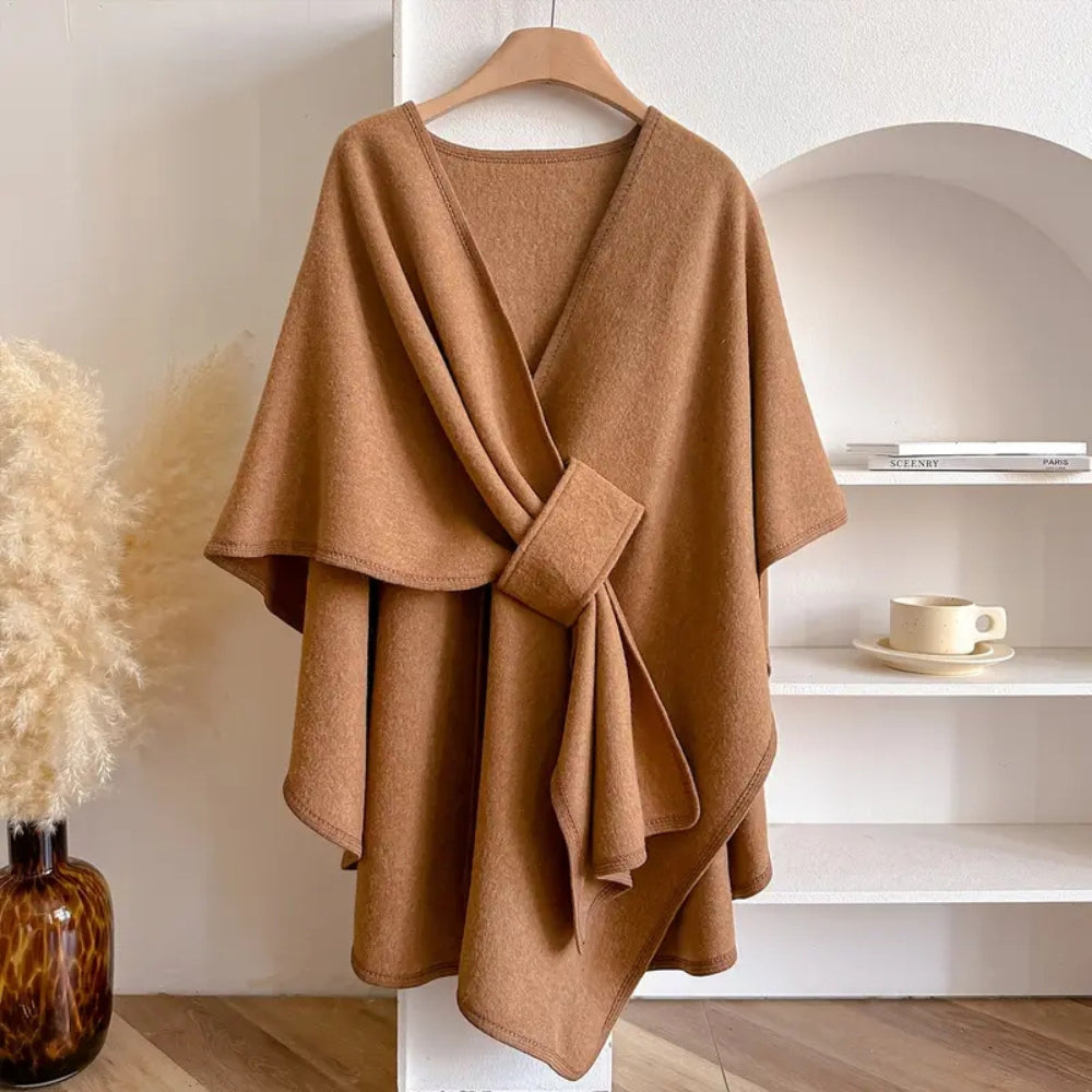 Elegant poncho med bindebånd – stilfuld og behagelig varme til kvinder