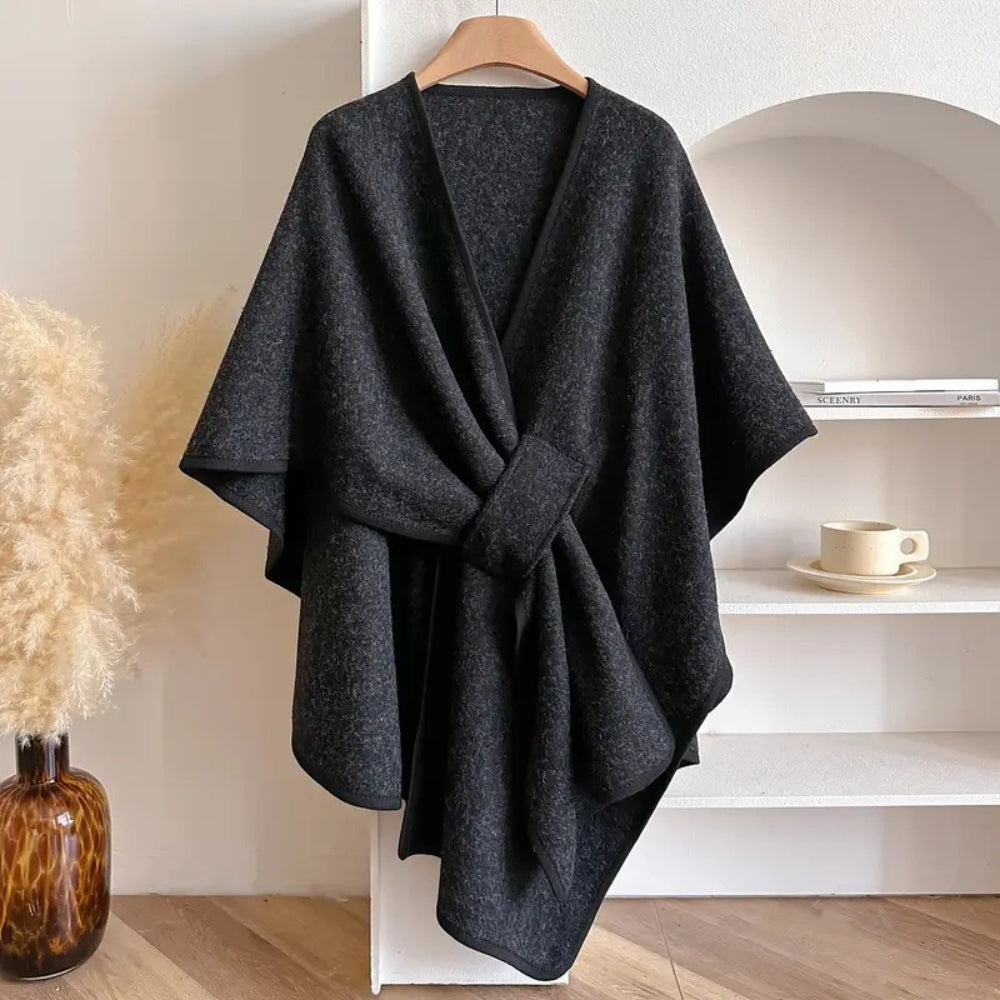 Elegant poncho med bindebånd – stilfuld og behagelig varme til kvinder