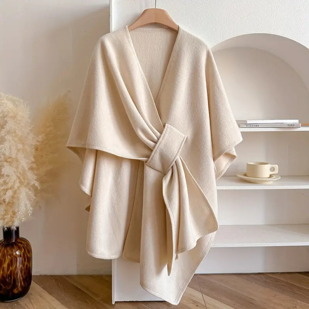 Elegant poncho med bindebånd – stilfuld og behagelig varme til kvinder