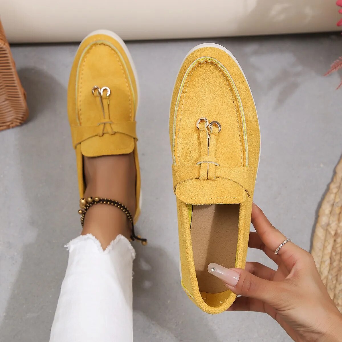 Bløde Slip-On Loafers med Guld Detaljer til Kvinder